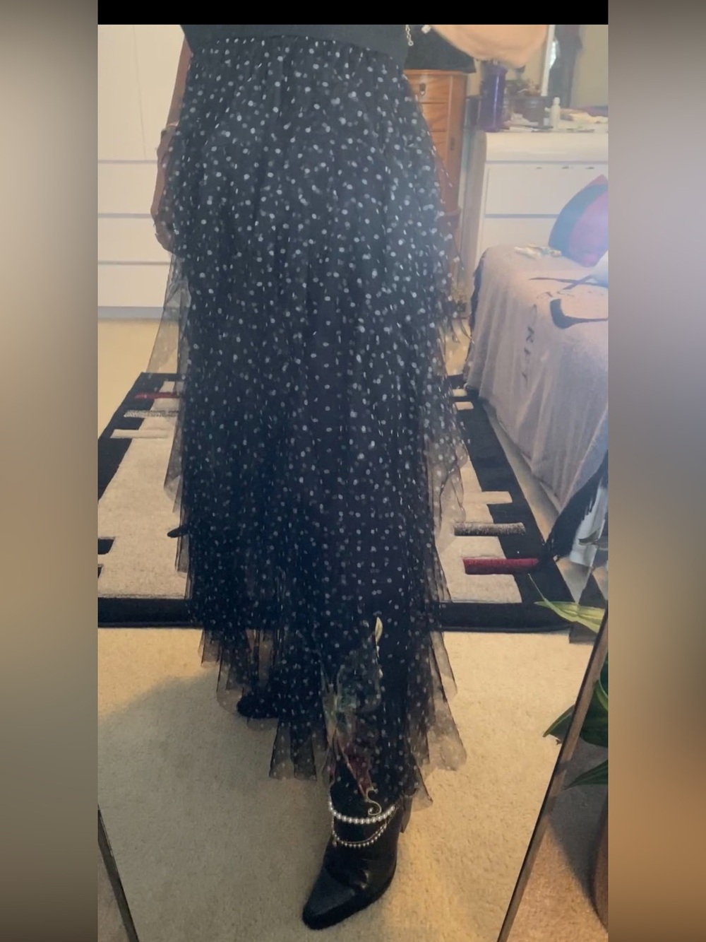 The black polka dot tiered tulle maxi dress Skirt was only wore for the picture - Picture 4 of 6